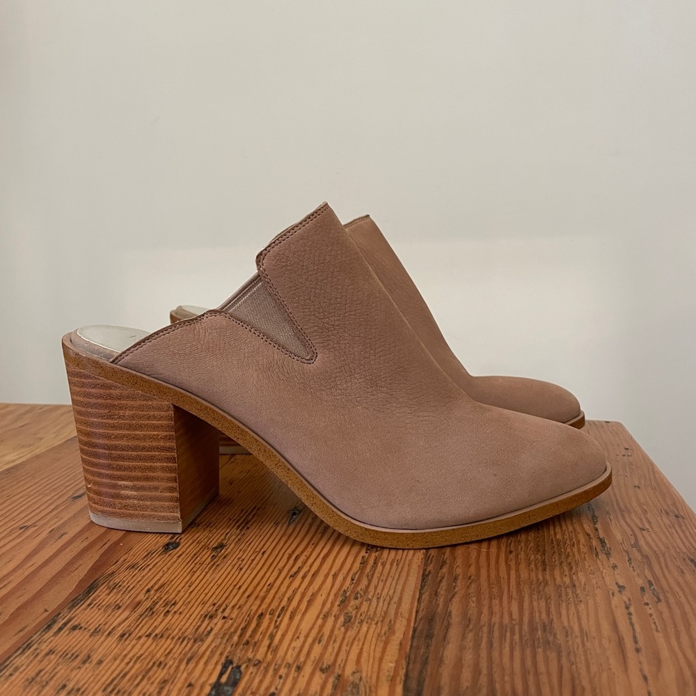 1.State Tan Leather Pointy Toe Heel Mules